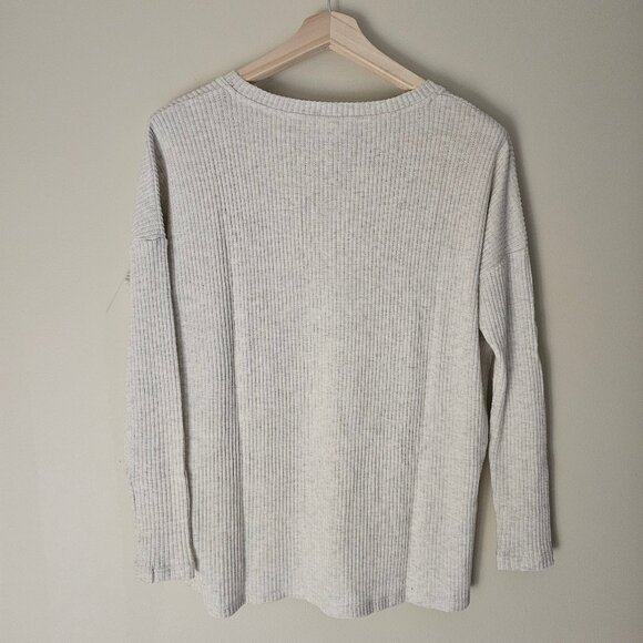 Aritzia The Group by Babaton Traverse Longsleeve - 2022 - Heather Whitecap Grey - Picture 3 of 14